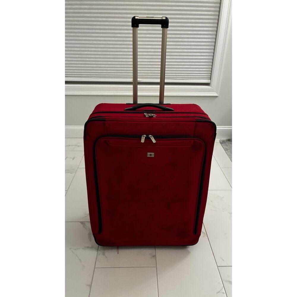 Victorinox NXT 28” Roller Suitcase Luggage Red